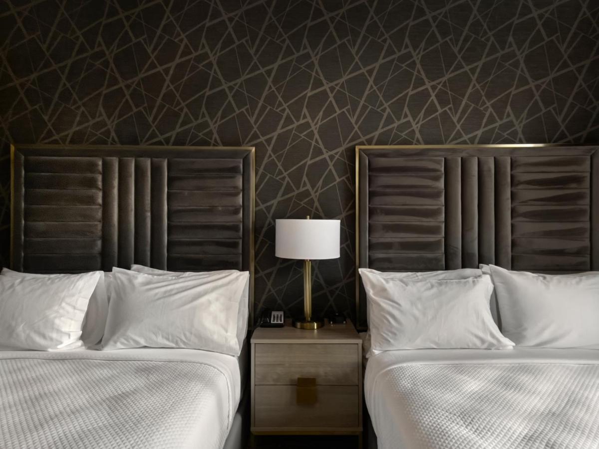 The Chateau Grande Hotel East Brunswick Bagian luar foto