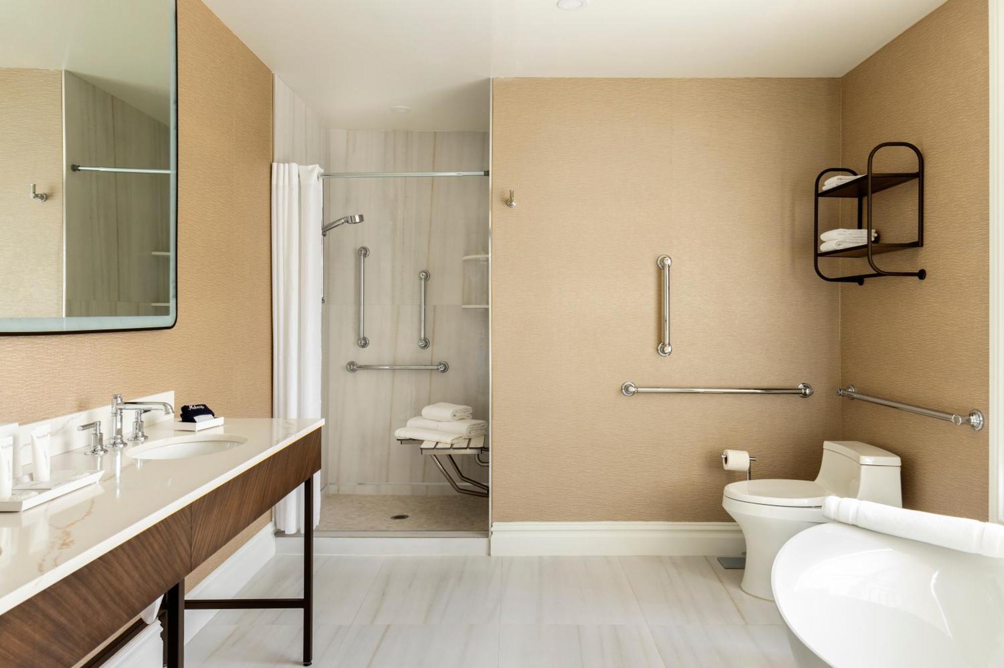 The Chateau Grande Hotel East Brunswick Bagian luar foto