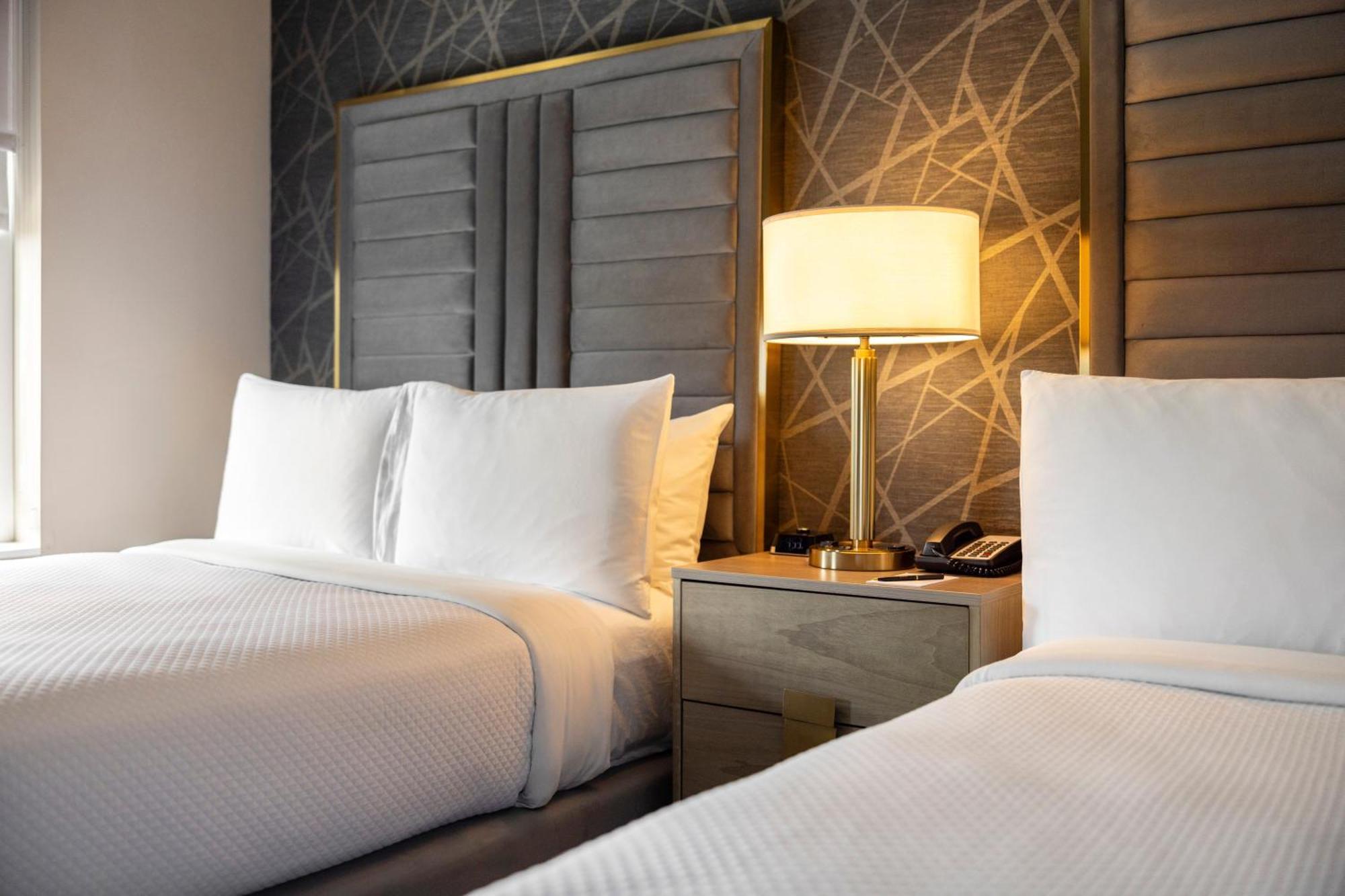 The Chateau Grande Hotel East Brunswick Bagian luar foto